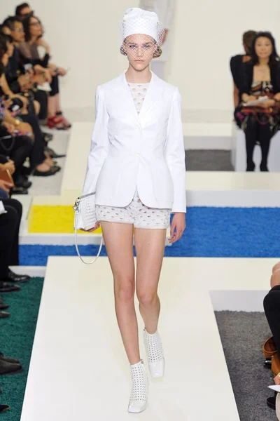 Look 25